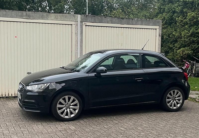 Schwarz Gebraucht 2010 Audi A1 Attraction Kleinwagen | 5.100 € (Guter Preis) - Bild 1/4