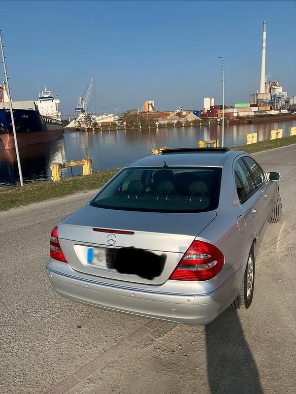 Gebraucht Mercedes E280 231 PS (169 kW) 2006 Silber Limousine