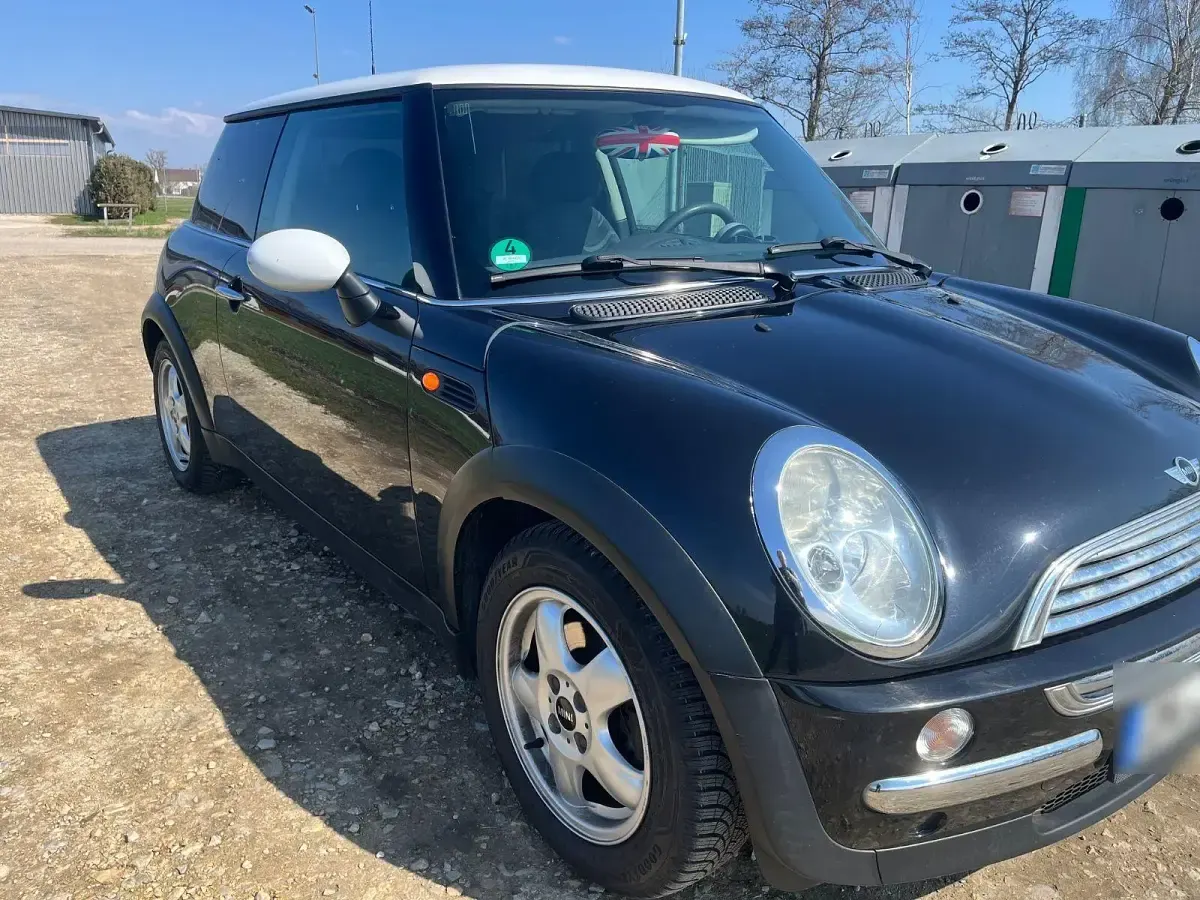 Used Mini ONE 90 HP (66 kW) 2003 Black Hatchback