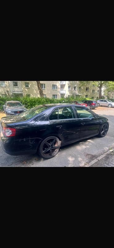 Gebraucht VW Jetta 102 PS (75 kW) 2007 Schwarz Limousine