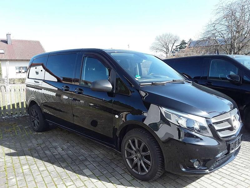Gebraucht Mercedes Vito 190 PS (139 kW) 2019 Obsidianschwarz metallic Van
