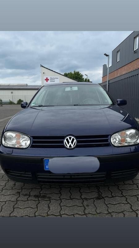 Blau Gebraucht 2002 VW Golf IV Kleinwagen | 3.200 € (Teuer) - Bild 1/4