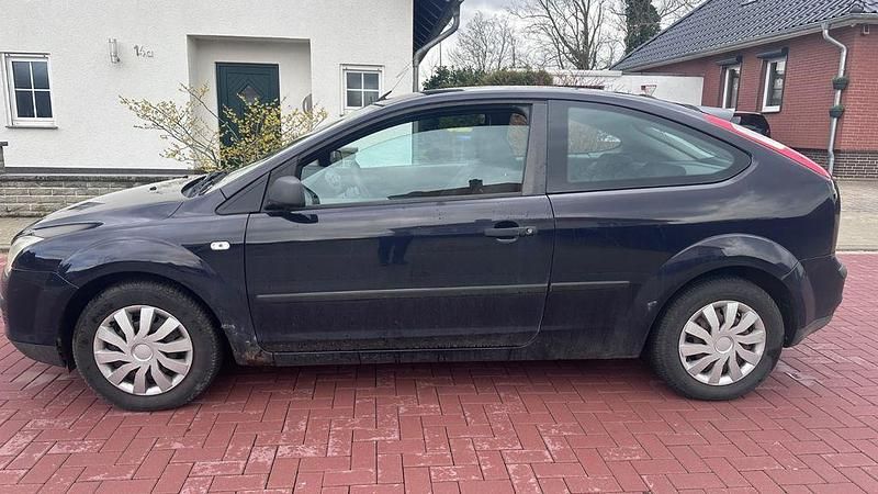 Gebraucht Ford Focus Ambiente 80 PS (58 kW) 2004 Blau Limousine