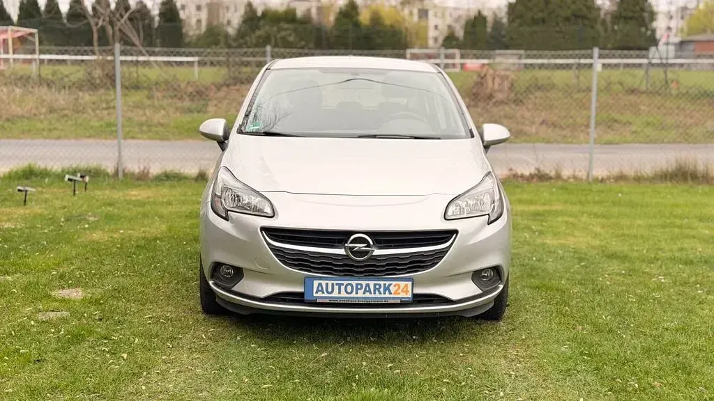 Używany Opel Corsa Edition 101 KM (74 kW) 2018 Srebrny Hatchback