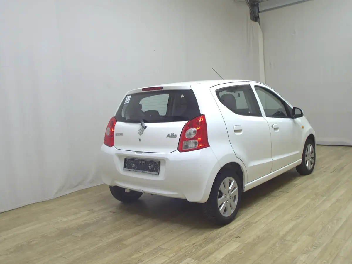 Gebraucht Suzuki Alto 68 PS (50 kW) 2010 Weiss Kleinwagen