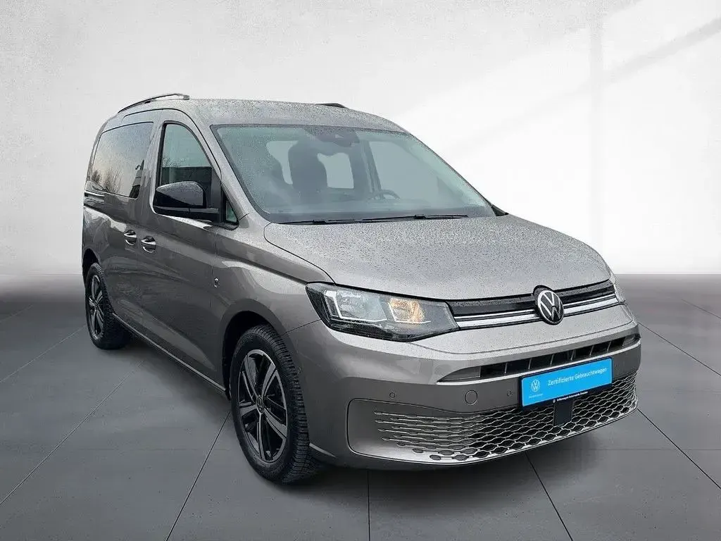Gebraucht VW Caddy Life 102 PS (75 kW) 2025 Mojave beige metallic Van / Kleinbus