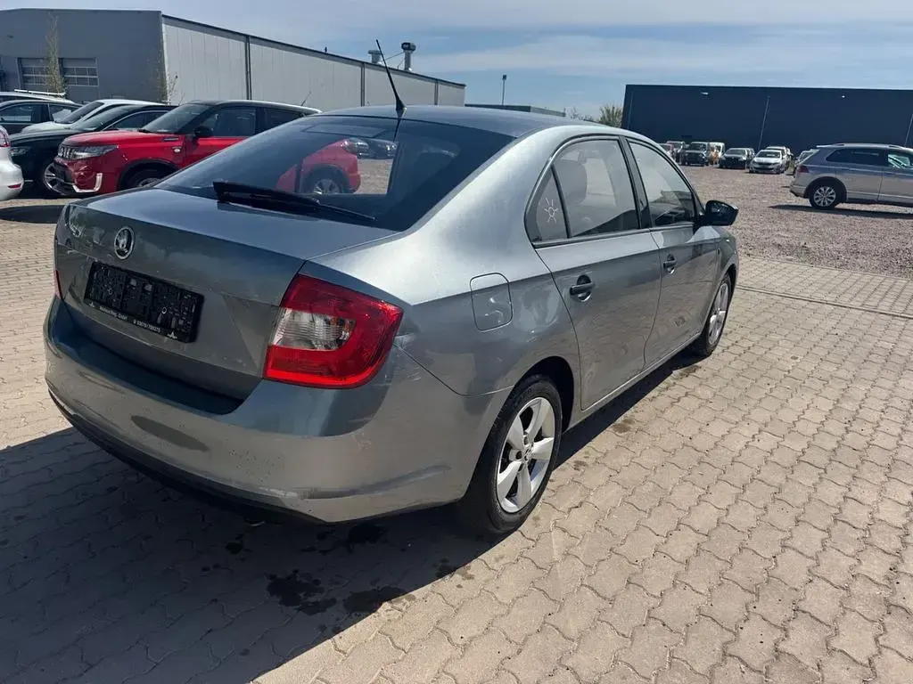 Gebraucht Skoda Rapid 105 PS (77 kW) 2013 Grau Kleinwagen