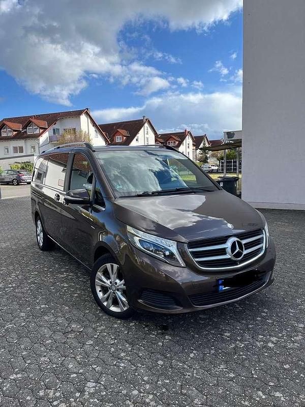 Gebraucht Mercedes E250 Avantgarde Edition 190 PS (139 kW) 2015 Braun Kombi