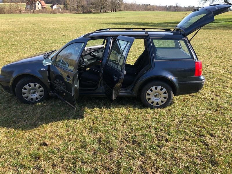 Gebraucht VW Golf IV 101 PS (74 kW) 2005 Blau Kombi