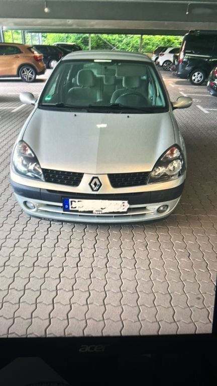 Silber Gebraucht 2002 Renault Clio II Expression Limousine | 2.590 € (Fairer Preis) - Bild 1/4