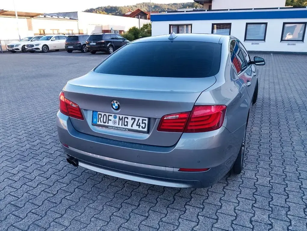 Gebraucht BMW 520 184 PS (135 kW) 2012 Grau Limousine