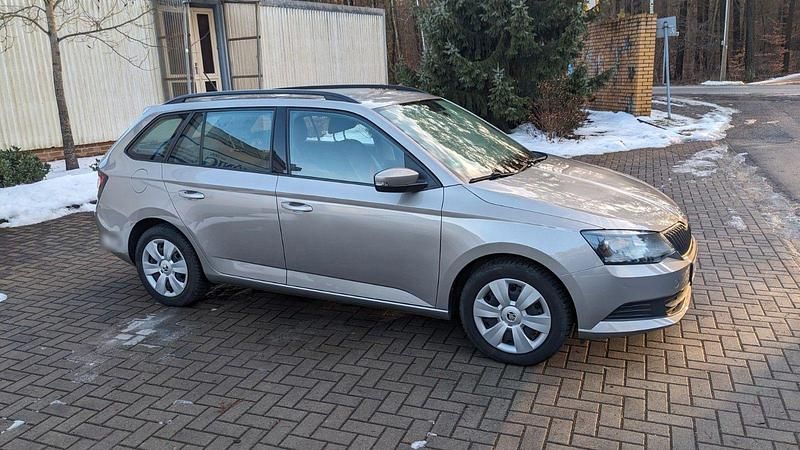 Gebraucht Skoda Fabia Style 90 PS (66 kW) 2015 Silber Kleinwagen