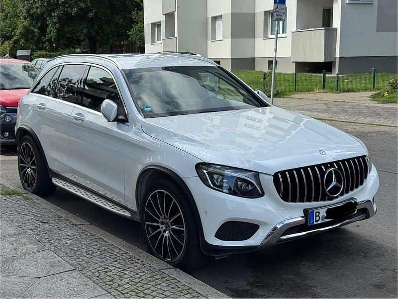 Gebraucht Mercedes GLC220 AMG line 204 PS (150 kW) 2015 Weiß SUV