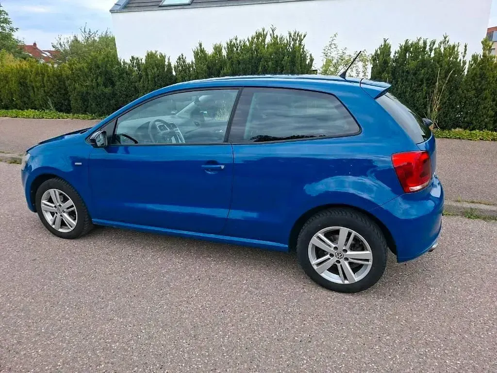 Gebraucht VW Polo Match 85 PS (62 kW) 2013 Blau Kleinwagen