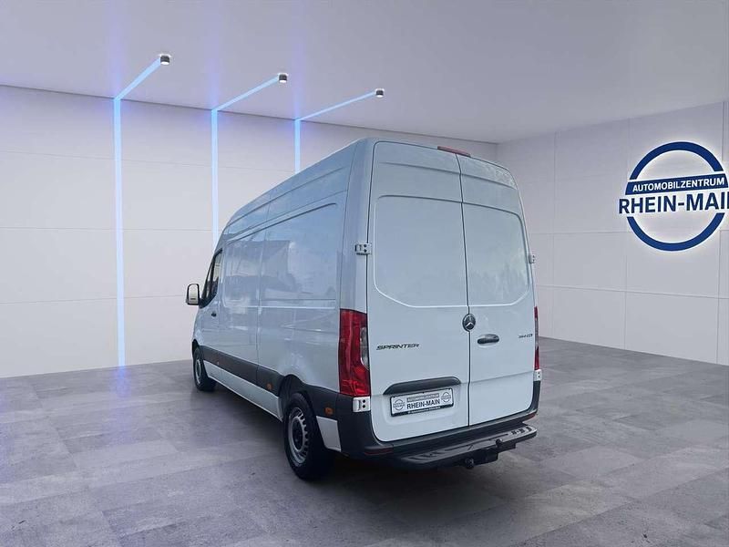 Używany Mercedes Sprinter 143 KM (105 kW) 2018 Biały Van
