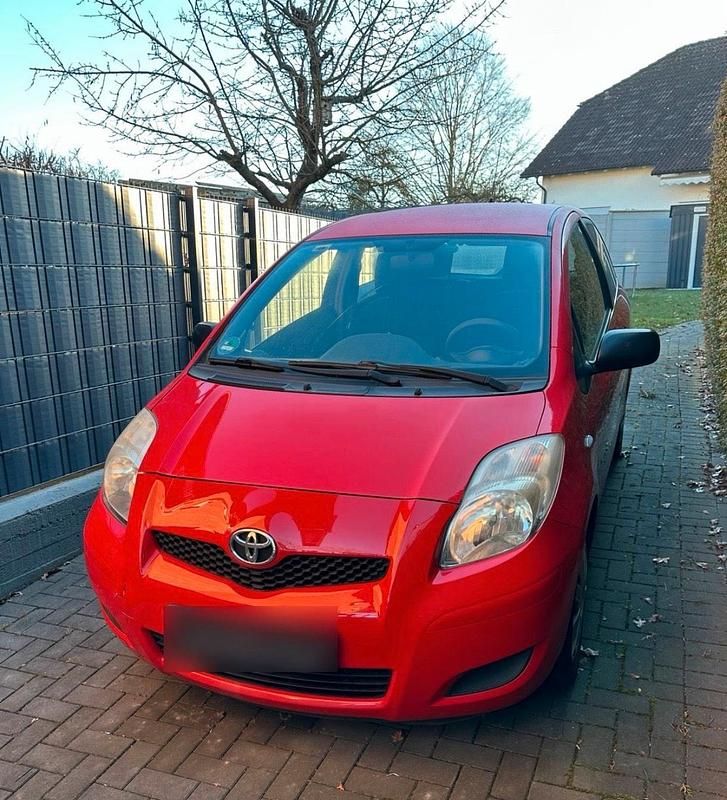 Gebraucht Toyota Yaris 68 PS (50 kW) 2010 Rot Kleinwagen