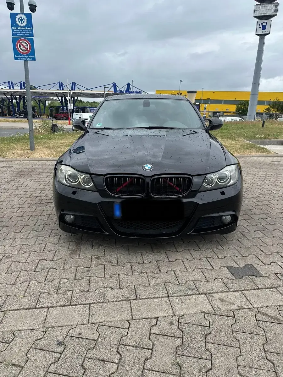 Gebraucht BMW 325 M Sport 201 PS (147 kW) 2011 Schwarz Limousine