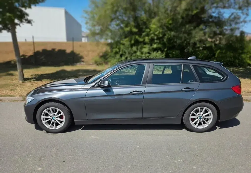 Gebraucht BMW 318 143 PS (105 kW) 2014 Grau Kombi