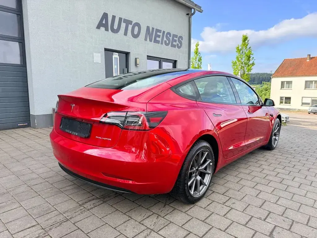 Gebraucht Tesla Model 3 366 kW (498 PS) 2022 Rot Limousine