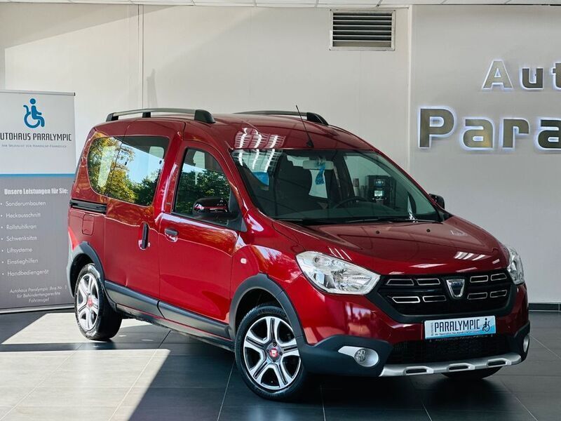 Rot Gebraucht 2020 Dacia Dokker Stepway Van | 27.950 € - Bild 1/4