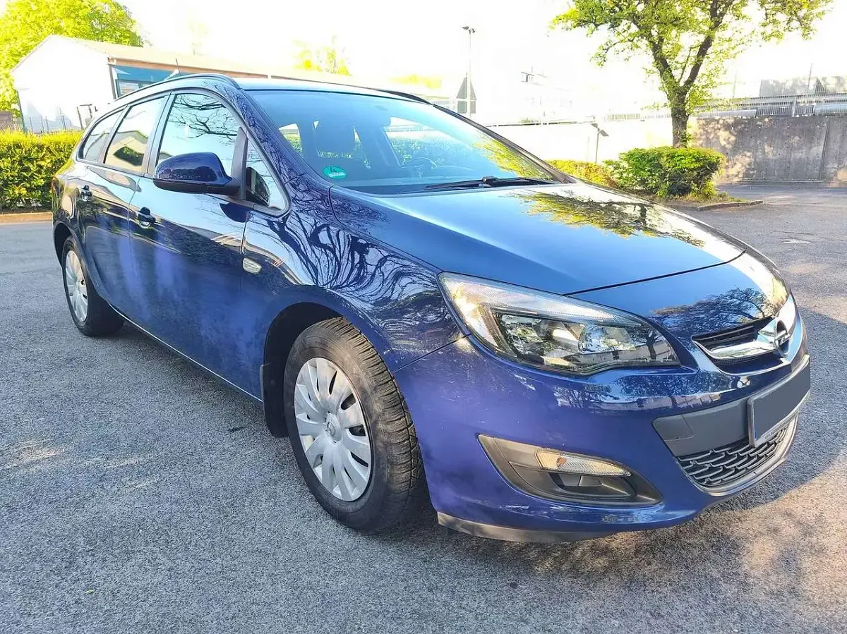 Gebraucht Opel Astra Edition 116 PS (85 kW) 2016 Blau Kombi