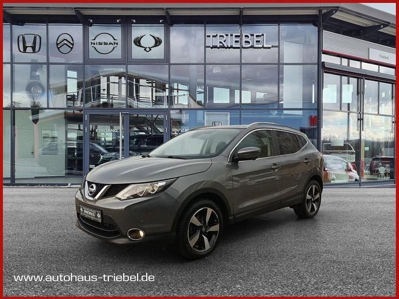 Grau Gebraucht 2016 Nissan Qashqai N-Connecta SUV | 11.890 € (Guter Preis) - Bild 1/4
