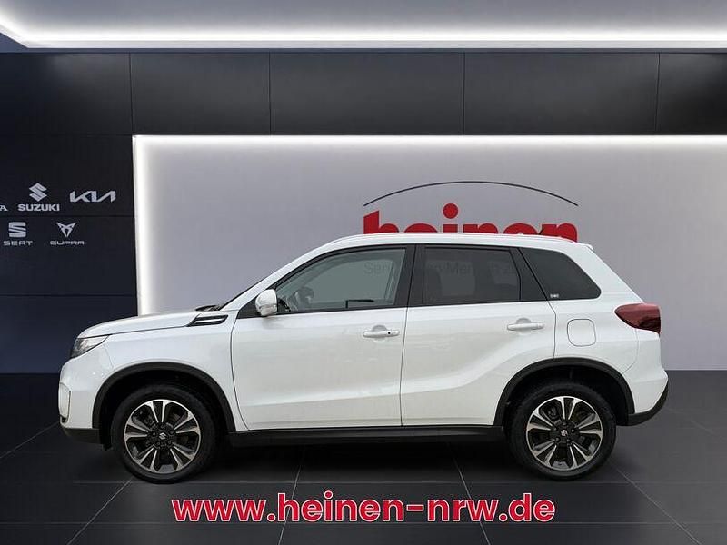 Gebraucht Suzuki Vitara Comfort+ 129 PS (94 kW) 2022 Weiss SUV