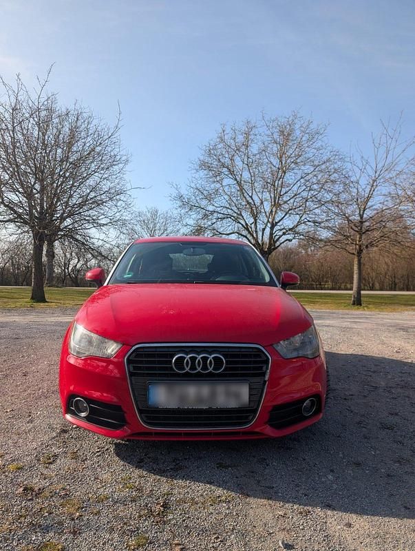 Gebraucht Audi A1 85 PS (62 kW) 2011 Rot Kleinwagen