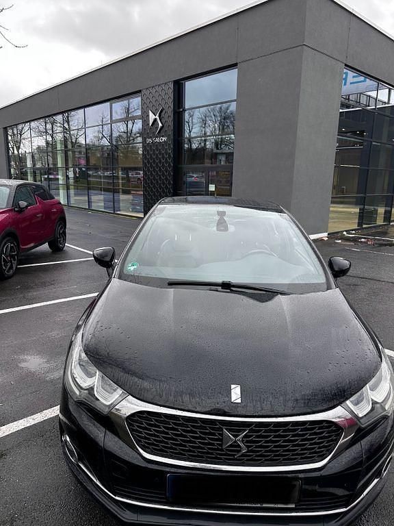 Schwarz Gebraucht 2017 DS Automobiles DS4 Business Class Limousine | 8.200 € - Bild 1/4