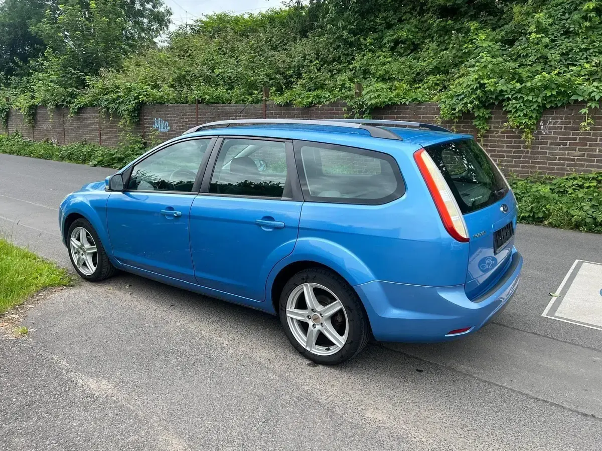 Gebraucht Ford Focus Style 125 PS (91 kW) 2008 Blau Kombi