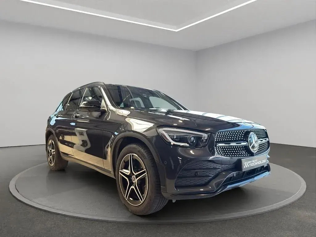 Gebraucht Mercedes GLC300 AMG line 258 PS (189 kW) 2019 Grau SUV