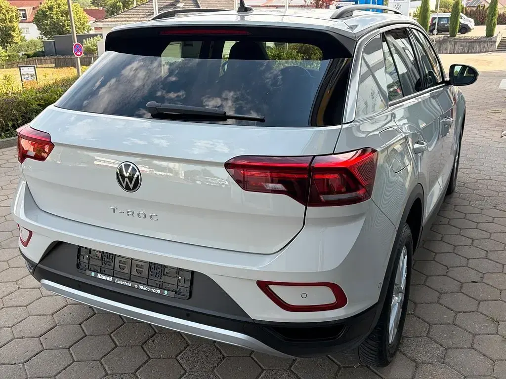 Gebraucht VW T-Roc Life 110 PS (80 kW) 2023 Grau SUV