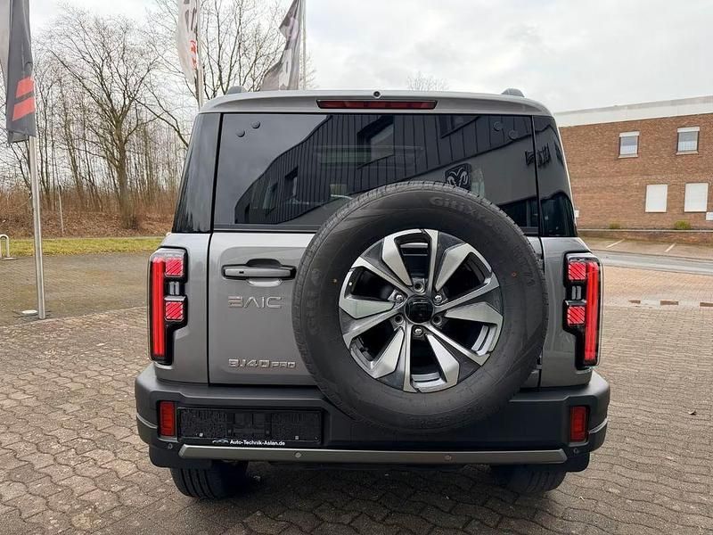 Neu Baic BJ40 162 PS (119 kW) 2026 Grau SUV