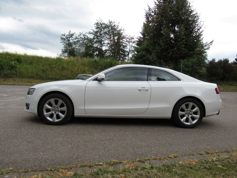Second-hand Audi A5 Sport 179 CP (131 kW) 2009 Alb Coupe