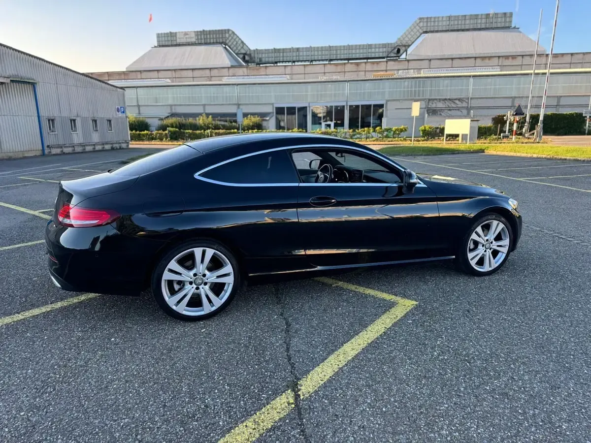 Gebraucht Mercedes C180 156 PS (114 kW) 2016 Schwarz Coupé