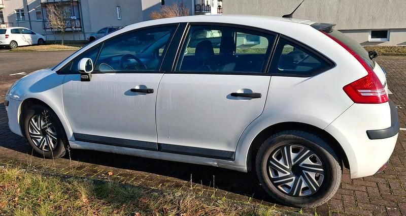 Gebraucht Citroën C4 100 PS (73 kW) 2009 Weiß Kleinwagen