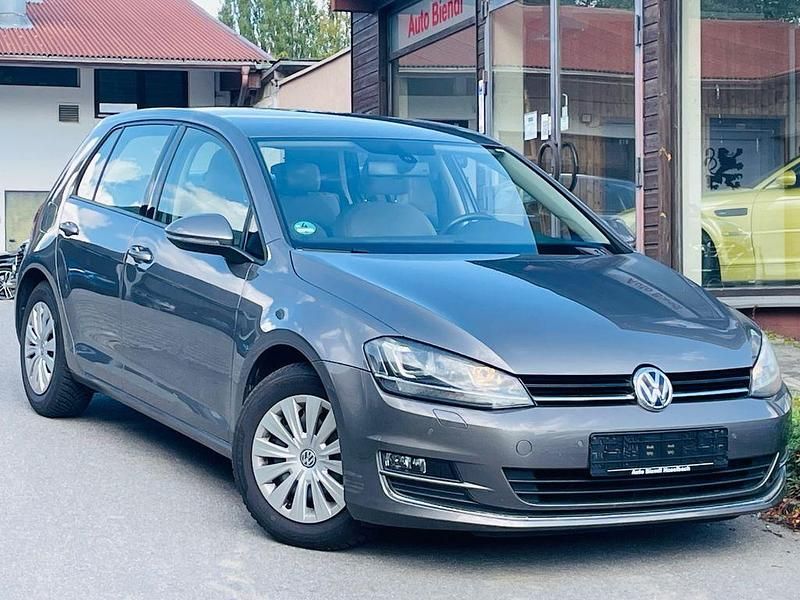 Grau Gebraucht 2014 VW Golf VII Highline Limousine | 11.999 € (Fairer Preis) - Bild 1/4