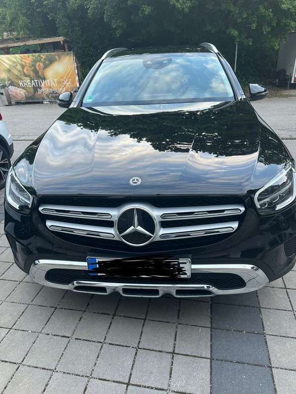 Schwarz Gebraucht 2020 Mercedes GLC300e SUV | 29.500 € (Superpreis) - Bild 1/4