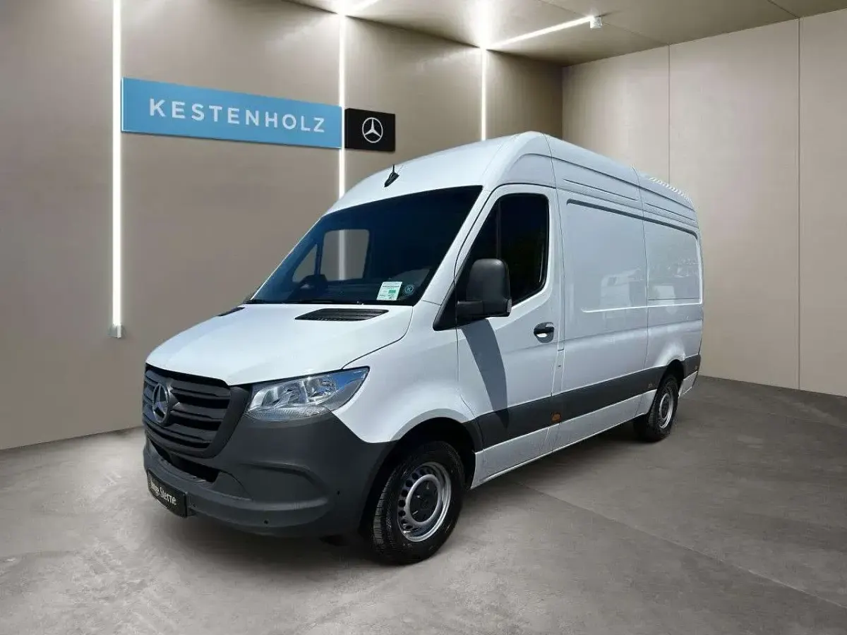 Gebraucht Mercedes Sprinter 170 PS (125 kW) 2025 Weiß Van