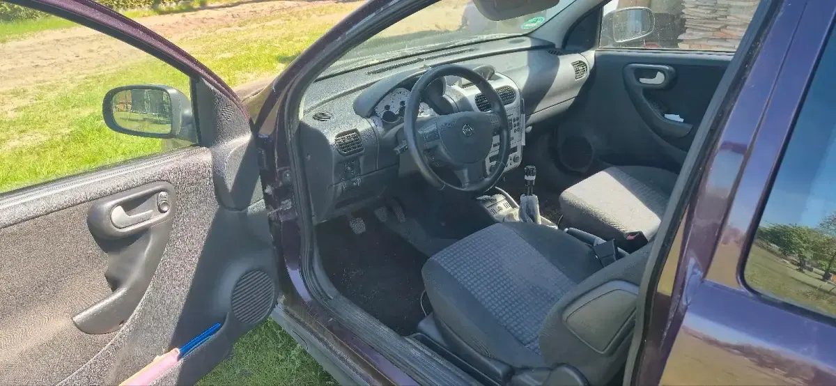Second-hand Opel Corsa 75 CP (55 kW) 2005 Mov Hatchback