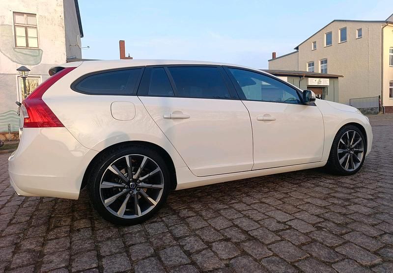Gebraucht Volvo V60 2015 Weiß Kombi