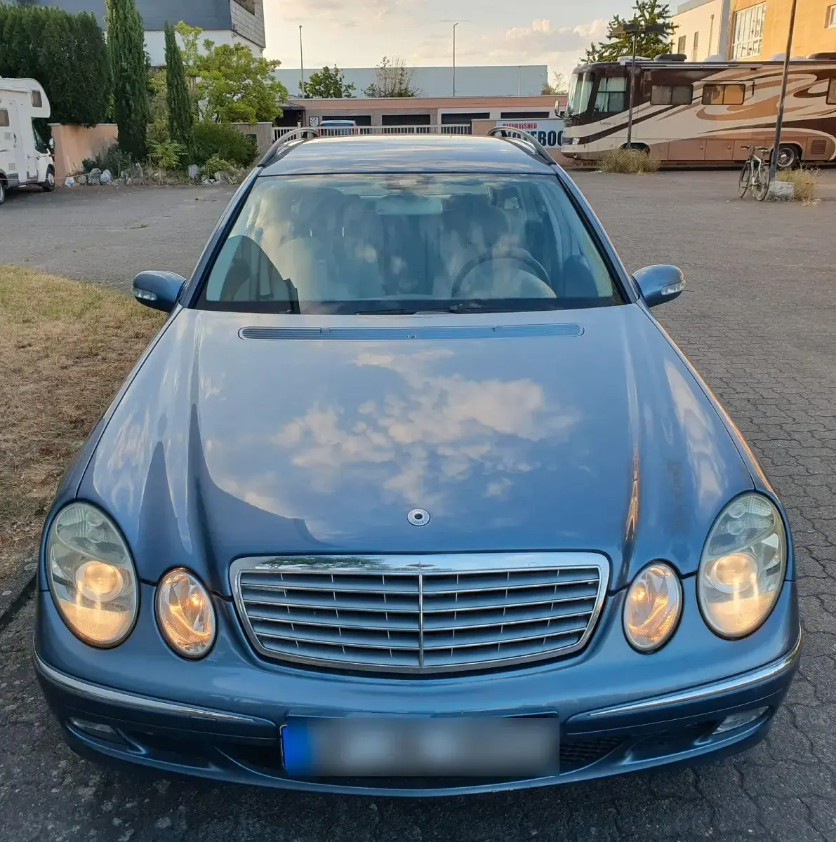 Gebraucht Mercedes E220 Elegance 150 PS (110 kW) 2003 Blau Kombi