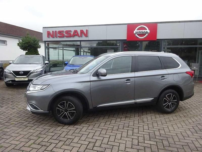 Grau Gebraucht 2018 Mitsubishi Outlander Edition SUV | 17.970 € (Fairer Preis) - Bild 1/4