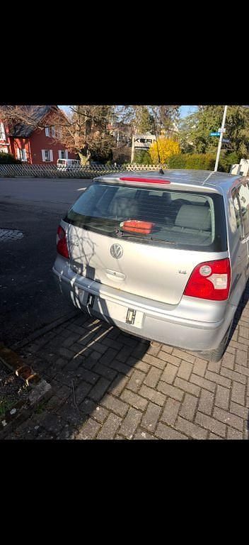 Gebraucht VW Polo Basis 75 PS (55 kW) 2002 Silber Limousine
