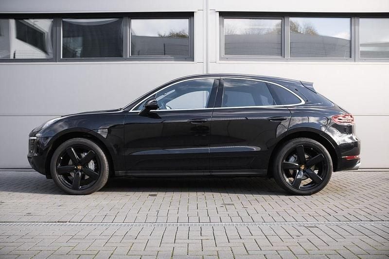 Schwarz Gebraucht 2015 Porsche Macan S SUV | 38.800 € (Fairer Preis) - Bild 1/4
