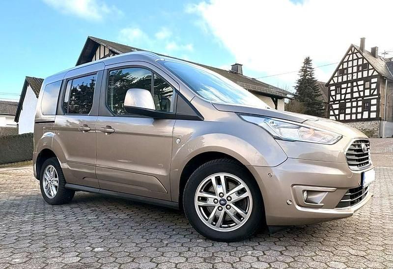 Gebraucht Ford Tourneo Connect Titanium 101 PS (74 kW) 2019 Silber Van / Kleinbus