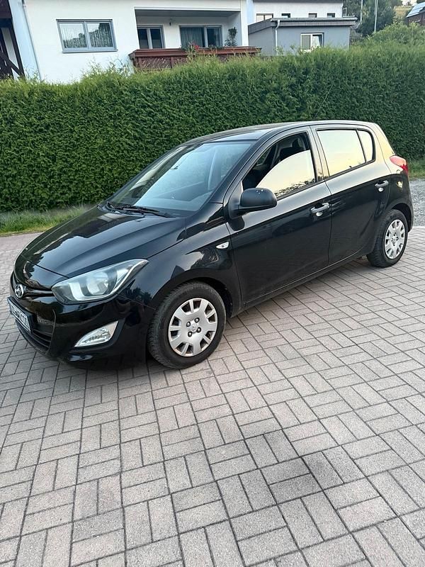 Schwarz Gebraucht 2014 Hyundai i20 Active Kleinwagen | 1.750 € (Superpreis) - Bild 1/4