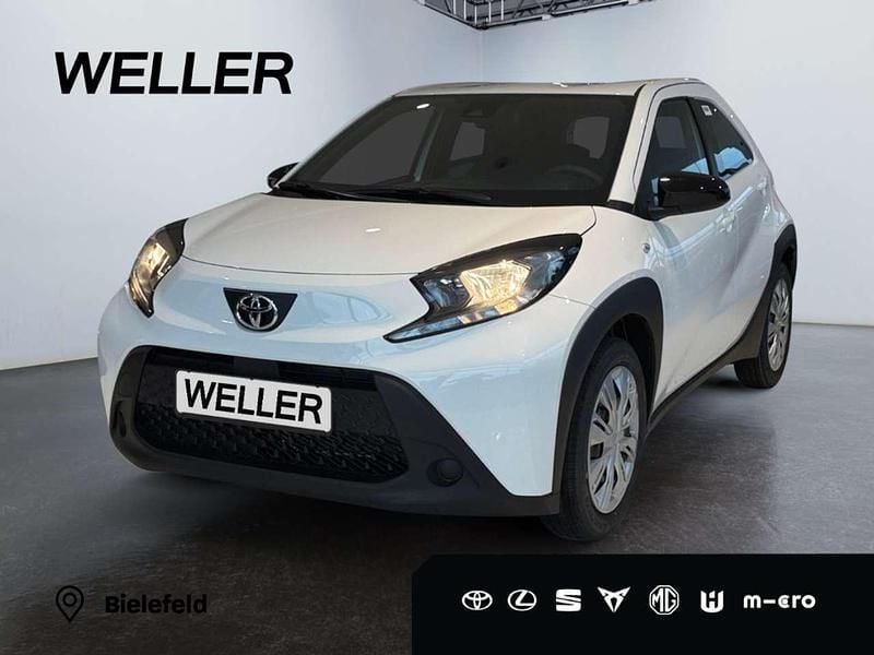 Schneeweiß Neu 2025 Toyota Aygo Business Edition Kleinwagen | 16.790 € - Bild 1/3