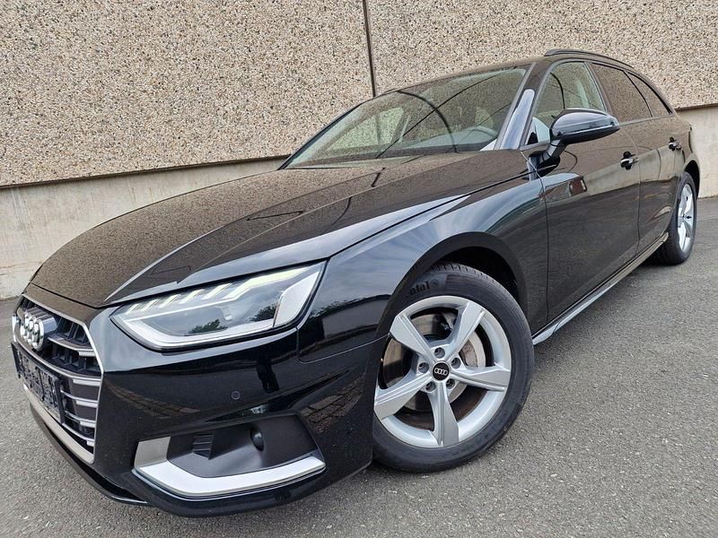 Brillantschwarz Gebraucht 2021 Audi A4 Ambiente Kombi | 20.999 € (Guter Preis) - Bild 1/4
