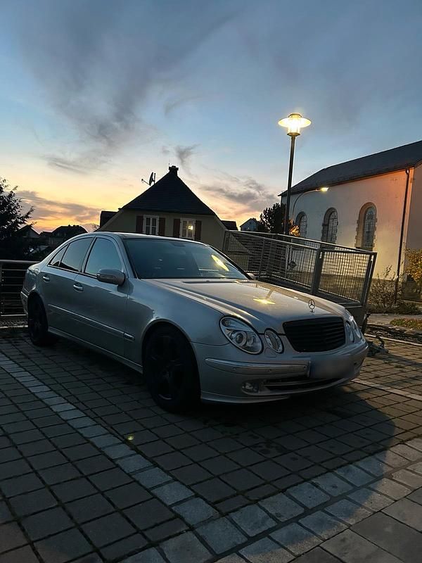Second-hand Mercedes E270 171 CP (125 kW) 2003 Argintiu Berlinǎ